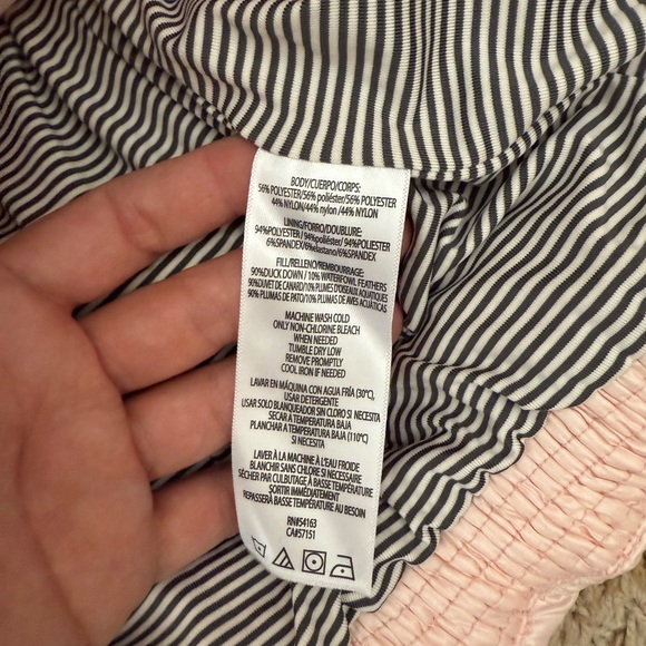 Calvin Klein puffer vest Size XL - Picture 9 of 9